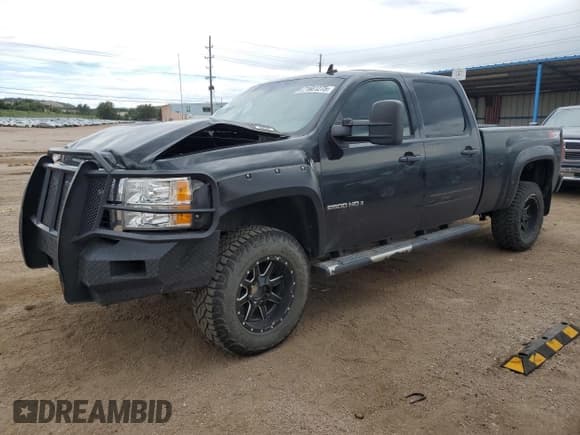 ✅ 2007 Chevrolet Silverado 2500HD 1LT • VIN: 1GCHK23K17F549252 • Лот: 71681275. Опубликован ранее на Copart с пробегом 134 928 миль. Бесплатный доступ к архиву аукционных продаж из США и подробный отчёт об истории автомобиля на DreamBid. Изображение 1.