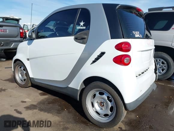 ✅ 2012 Smart fortwo Pure • VIN: WMEEJ3BA2CK562051 • Лот: 43693987. Опубликован ранее на IAAI с пробегом 92 418 миль. Бесплатный доступ к архиву аукционных продаж из США и подробный отчёт об истории автомобиля на DreamBid. Изображение 3.