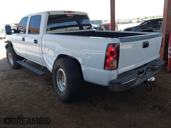 ✅ 2006 Chevrolet Silverado 2500HD LT3 • VIN: 1GCHK23D66F244751 • Лот: 42793163. Опубликован ранее на IAAI с пробегом 135 354 миль. Бесплатный доступ к архиву аукционных продаж из США и подробный отчёт об истории автомобиля на DreamBid. Изображение 3.