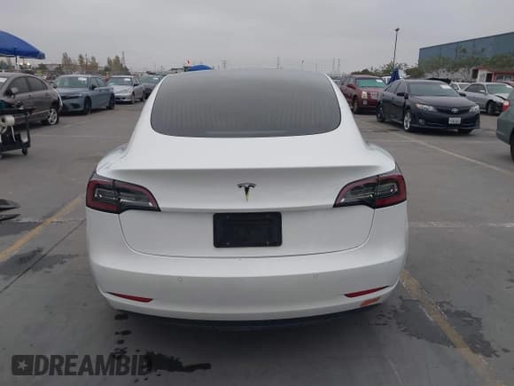 ✅ 2020 Tesla Model 3 Standard Range Plus • VIN: 5YJ3E1EA7LF633297 • Лот: 43512248. Опубликован ранее на IAAI с пробегом Не указан. Бесплатный доступ к архиву аукционных продаж из США и подробный отчёт об истории автомобиля на DreamBid. Изображение 15.