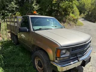✅ 2000 Chevrolet Silverado 2500 • VIN: 1GCGK24R4YR163853 • Lot: 80866795. Listed on Copart with 94,811 mi. Free auction sales archive from the USA and detailed vehicle history report at DreamBid. Image 1.