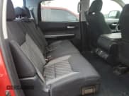 ✅ 2018 Toyota Tundra SR5 • VIN: 5TFEM5F15JX131795 • Lot: 51036185. Wystawiony na Copart z przebiegiem 344 653 mil. Bezpłatny archiwum sprzedaży aukcyjnych z USA i szczegółowy raport historii pojazdu na DreamBid. Zdjęcie 10.