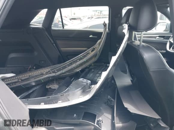 ✅ 2023 Volkswagen Atlas SE • VIN: 1V2LC2CA7PC212471 • Lot: 42422043. Listed on IAAI with 24,495 mi. Free auction sales archive from the USA and detailed vehicle history report at DreamBid. Image 8.