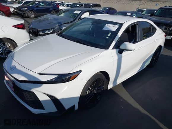 2025 Toyota Camry LE с VIN 4T1DAACK1SU043867, выставлен на аукционе IAAI как лот 43255400 с пробегом 11 131 миль миль и . История ставок и продаж доступна на DreamBid. Изображение 23.