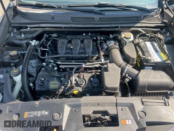 ✅ 2015 Lincoln MKS • VIN: 1LNHL9DK7FG602531 • Lot: 84918005. Wystawiony na Copart z przebiegiem 162 977 mil. Bezpłatny archiwum sprzedaży aukcyjnych z USA i szczegółowy raport historii pojazdu na DreamBid. Zdjęcie 7.