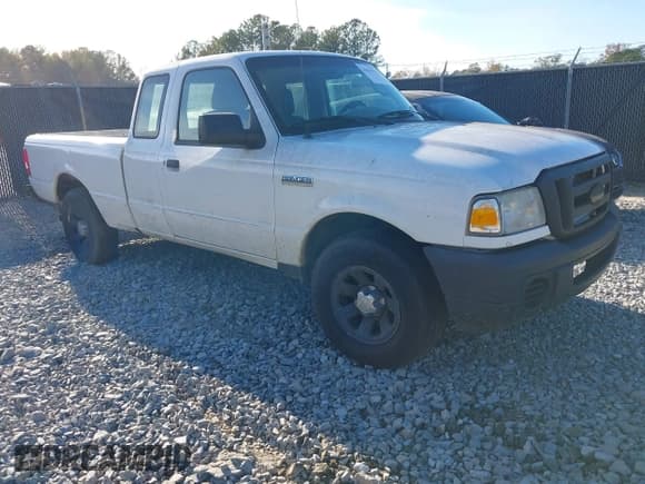 ✅ 2010 Ford Ranger XL • VIN: 1FTKR1EE7APA16407 • Lot: 41019733. Wystawiony na IAAI z przebiegiem 172 609 mil. Bezpłatny archiwum sprzedaży aukcyjnych z USA i szczegółowy raport historii pojazdu na DreamBid. Zdjęcie 1.