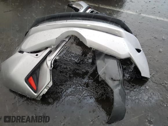 ✅ 2019 Toyota C-HR LE • VIN: JTNKHMBX0K1041353 • Лот: 93956015. Опубликован ранее на Copart с пробегом 95 599 миль. Бесплатный доступ к архиву аукционных продаж из США и подробный отчёт об истории автомобиля на DreamBid. Изображение 12.