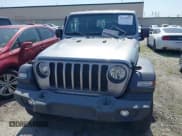 ✅ 2021 Jeep Wrangler Unlimited Sport Altitude • VIN: 1C4HJXDGXMW662493 • Lot: 41288957. Wystawiony na IAAI z przebiegiem 64 808 mil. Bezpłatny archiwum sprzedaży aukcyjnych z USA i szczegółowy raport historii pojazdu na DreamBid. Zdjęcie 13.