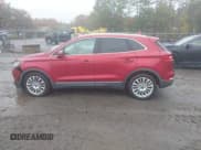 ✅ 2015 Lincoln MKC • VIN: 5LMCJ2A98FUJ17824 • Lot: 43432150. Wystawiony na IAAI z przebiegiem 113 955 mil. Bezpłatny archiwum sprzedaży aukcyjnych z USA i szczegółowy raport historii pojazdu na DreamBid. Zdjęcie 14.