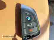 2023 BMW 3 Series 330i xDrive z VIN 3MW89FF00P8C96895, wystawiony jako IAAI lot #43223429 z przebiegiem 25 207 mil mil oraz . Historia ofert i sprzedaży dostępna na DreamBid. Obrazek 11.