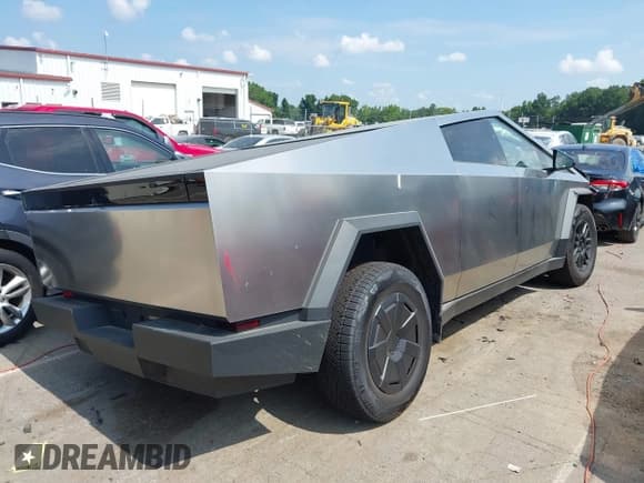 ✅ 2025 Tesla Cybertruck • VIN: 7G2CEHED8SA068893 • Лот: 42844020. Опубликован ранее на IAAI с пробегом 2 509 миль. Бесплатный доступ к архиву аукционных продаж из США и подробный отчёт об истории автомобиля на DreamBid. Изображение 4.