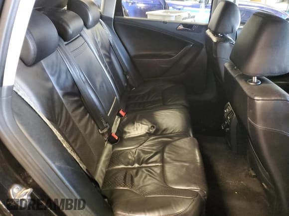 ✅ 2008 Volkswagen Passat Lux • VIN: WVWTK73C68E048252 • Lot: 88343805. Listed on Copart with 87,858 mi. Free auction sales archive from the USA and detailed vehicle history report at DreamBid. Image 10.