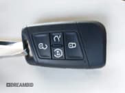 ✅ 2022 Volkswagen Tiguan SE R-Line Black • VIN: 3VVCB7AX5NM097262 • Lot: 43063068. Wystawiony na IAAI z przebiegiem 47 594 mil. Bezpłatny archiwum sprzedaży aukcyjnych z USA i szczegółowy raport historii pojazdu na DreamBid. Zdjęcie 11.