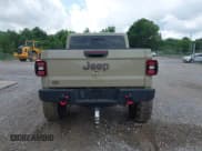 ✅ 2022 Jeep Gladiator Rubicon • VIN: 1C6JJTBG6NL180529 • Lot: 42367787. Wystawiony na IAAI z przebiegiem 67 480 mil. Bezpłatny archiwum sprzedaży aukcyjnych z USA i szczegółowy raport historii pojazdu na DreamBid. Zdjęcie 17.