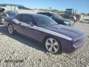 ✅ 2014 Dodge Challenger R/T Classic • VIN: 2C3CDYBTXEH205369 • Lot: 76815314. Wystawiony na Copart z przebiegiem 153 744 mil. Bezpłatny archiwum sprzedaży aukcyjnych z USA i szczegółowy raport historii pojazdu na DreamBid. Zdjęcie 4.