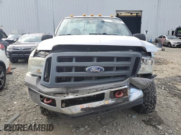 ✅ 2005 Ford F-250 XL • VIN: 1FTNF21585EA19366 • Лот: 65037175. Опубликован ранее на Copart с пробегом 184 632 миль. Бесплатный доступ к архиву аукционных продаж из США и подробный отчёт об истории автомобиля на DreamBid. Изображение 5.