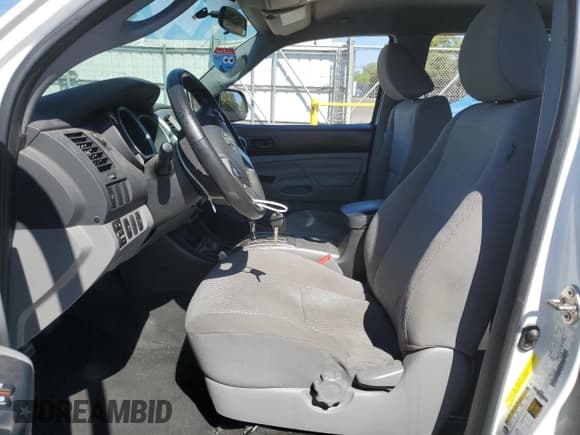 ✅ 2015 Toyota Tacoma • VIN: 5TFLU4EN8FX121436 • Lot: 82009635. Listed on Copart with 75,625 mi. Free auction sales archive from the USA and detailed vehicle history report at DreamBid. Image 7.