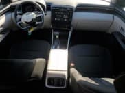 ✅ 2024 Hyundai Tucson SEL • VIN: 5NMJBCDE8RH394043 • Lot: 70275034. Wystawiony na Copart z przebiegiem 3 044 mil. Bezpłatny archiwum sprzedaży aukcyjnych z USA i szczegółowy raport historii pojazdu na DreamBid. Zdjęcie 8.