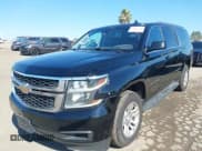 ✅ 2020 Chevrolet Suburban LT • VIN: 1GNSCHKC8LR117497 • Lot: 43092124. Wystawiony na IAAI z przebiegiem 59 482 mil. Bezpłatny archiwum sprzedaży aukcyjnych z USA i szczegółowy raport historii pojazdu na DreamBid. Zdjęcie 2.