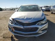✅ 2017 Chevrolet Cruze LS • VIN: 1G1BC5SM1H7114484 • Lot: 91451935. Wystawiony na Copart z przebiegiem 139 024 mil. Bezpłatny archiwum sprzedaży aukcyjnych z USA i szczegółowy raport historii pojazdu na DreamBid. Zdjęcie 5.