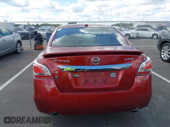 ✅ 2015 Nissan Altima SL • VIN: 1N4BL3AP5FC231003 • Lot: 43251309. Wystawiony na IAAI z przebiegiem 147 459 mil. Bezpłatny archiwum sprzedaży aukcyjnych z USA i szczegółowy raport historii pojazdu na DreamBid. Zdjęcie 16.