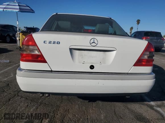 ✅ 1996 Mercedes-Benz C • VIN: WDBHA22E7TF415868 • Лот: 80469704. Опубликован ранее на Copart с пробегом 226 596 миль. Бесплатный доступ к архиву аукционных продаж из США и подробный отчёт об истории автомобиля на DreamBid. Изображение 6.