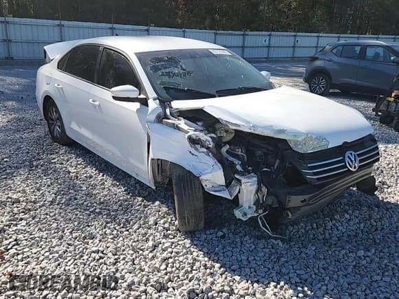 ✅ 2014 Volkswagen Passat S • VIN: 1VWAT7A33EC111979 • Lot: 92721965. Listed on Copart with 122,178 mi. Free auction sales archive from the USA and detailed vehicle history report at DreamBid. Image 13.