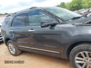 ✅ 2015 Ford Explorer XLT • VIN: 1FM5K8D85FGA78185 • Lot: 42108090. Wystawiony na IAAI z przebiegiem 178 365 mil. Bezpłatny archiwum sprzedaży aukcyjnych z USA i szczegółowy raport historii pojazdu na DreamBid. Zdjęcie 14.