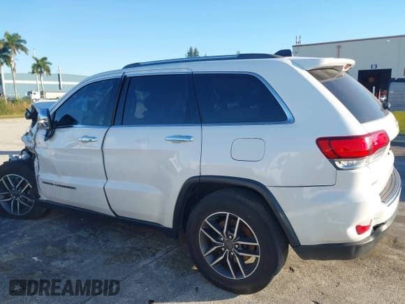 ✅ 2021 Jeep Grand Cherokee Limited • VIN: 1C4RJEBGXMC656335 • Lot: 43675432. Listed on IAAI with 117,796 mi. Free auction sales archive from the USA and detailed vehicle history report at DreamBid. Image 14.