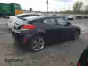 2012 Hyundai Veloster w/Red Int z VIN KMHTC6AD6CU026250, wystawiony jako Copart lot #73139464 z przebiegiem 215 374 mil mil oraz Czysty tytuł • Clean title. Historia ofert i sprzedaży dostępna na DreamBid. Obrazek 3.