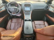 ✅ 2020 Lincoln Nautilus Reserve • VIN: 2LMPJ8KP3LBL23692 • Lot: 80909185. Wystawiony na Copart z przebiegiem 34 121 mil. Bezpłatny archiwum sprzedaży aukcyjnych z USA i szczegółowy raport historii pojazdu na DreamBid. Zdjęcie 8.