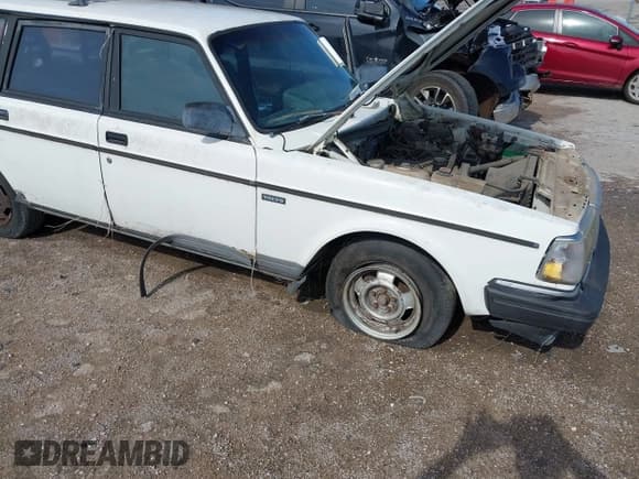 ✅ 1992 Volvo 240 • VIN: YV1AW8800N1916727 • Lot: 42872046. Listed on IAAI with 206,391 mi. Free auction sales archive from the USA and detailed vehicle history report at DreamBid. Image 6.