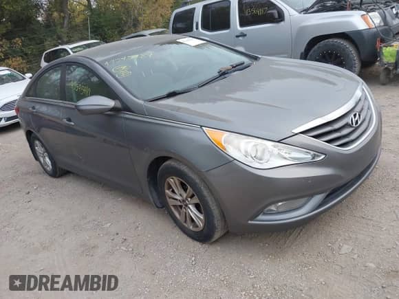 2013 Hyundai Sonata GLS z VIN 5NPEB4AC6DH786430, wystawiony jako IAAI lot #43545489 z przebiegiem 143 059 mil mil oraz . Historia ofert i sprzedaży dostępna na DreamBid. Obrazek 1.