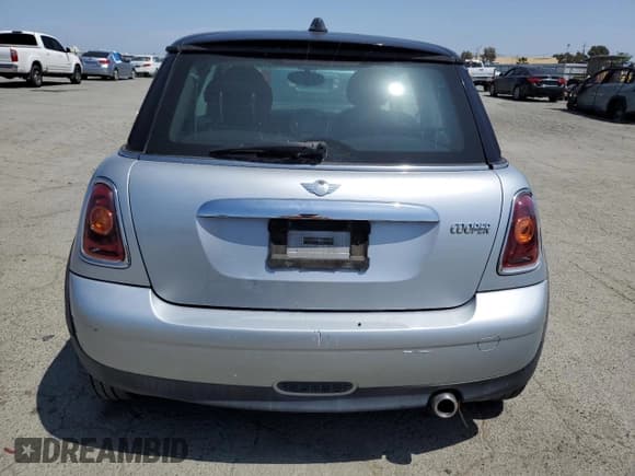 ✅ 2008 MINI Hardtop • VIN: WMWMF33528TT60211 • Лот: 55355705. Опубликован ранее на Copart с пробегом 112 027 миль. Бесплатный доступ к архиву аукционных продаж из США и подробный отчёт об истории автомобиля на DreamBid. Изображение 6.