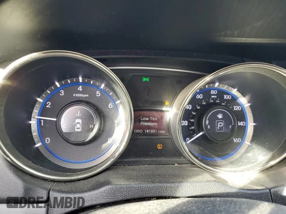 ✅ 2013 Hyundai Sonata SE • VIN: 5NPEC4ABXDH572335 • Lot: 70749614. Listed on Copart with 141,051 mi. Free auction sales archive from the USA and detailed vehicle history report at DreamBid. Image 9.