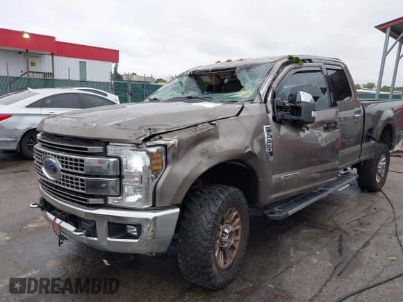 ✅ 2019 Ford F-250 XL • VIN: 1FT7W2BTXKEG67325 • Lot: 42880130. Listed on IAAI with Not provided. Free auction sales archive from the USA and detailed vehicle history report at DreamBid. Image 2.