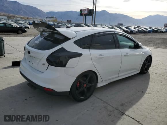 ✅ 2014 Ford Focus ST • VIN: 1FADP3L95EL412502 • Лот: 91945755. Опубликован ранее на Copart с пробегом 149 890 миль. Бесплатный доступ к архиву аукционных продаж из США и подробный отчёт об истории автомобиля на DreamBid. Изображение 3.