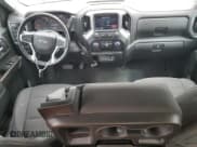 ✅ 2019 Chevrolet Silverado 1500 RST • VIN: 1GCRYEED9KZ329609 • Lot: 67415384. Wystawiony na Copart z przebiegiem 89 972 mil. Bezpłatny archiwum sprzedaży aukcyjnych z USA i szczegółowy raport historii pojazdu na DreamBid. Zdjęcie 8.