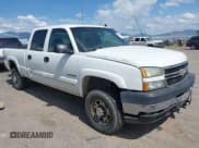 ✅ 2006 Chevrolet Silverado 2500HD LT3 • VIN: 1GCHK23G96F263885 • Лот: 42560573. Опубликован ранее на IAAI с пробегом 122 242 миль. Бесплатный доступ к архиву аукционных продаж из США и подробный отчёт об истории автомобиля на DreamBid. Изображение 1.