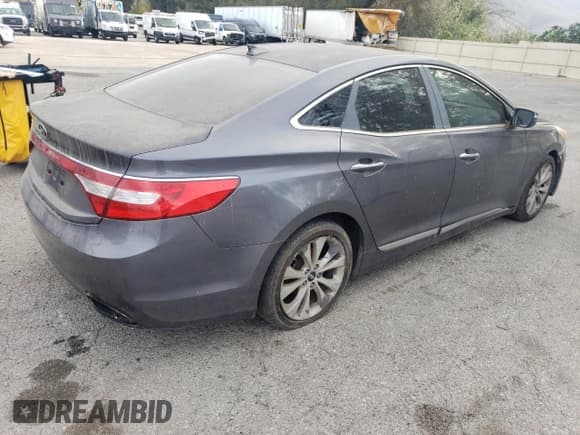 ✅ 2012 Hyundai Azera • VIN: KMHFG4JG2CA153028 • Lot: 92116315. Listed on Copart with 212,209 mi. Free auction sales archive from the USA and detailed vehicle history report at DreamBid. Image 3.