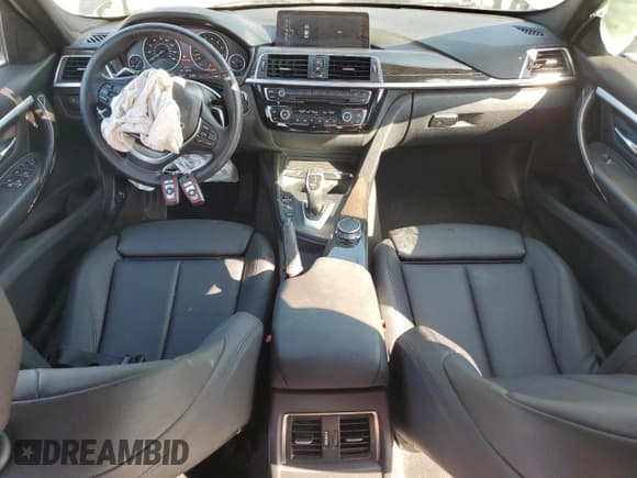 ✅ 2017 BMW 3 Series 330i • VIN: WBA8B9C38HK885634 • Лот: 85175445. Опубликован ранее на Copart с пробегом 42 775 миль. Бесплатный доступ к архиву аукционных продаж из США и подробный отчёт об истории автомобиля на DreamBid. Изображение 8.