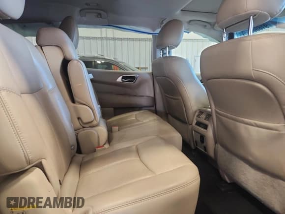 ✅ 2016 Nissan Pathfinder S • VIN: 5N1AR2MM9GC612947 • Lot: 91808055. Wystawiony na Copart z przebiegiem 101 089 mil. Bezpłatny archiwum sprzedaży aukcyjnych z USA i szczegółowy raport historii pojazdu na DreamBid. Zdjęcie 11.