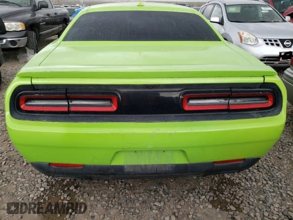 ✅ 2015 Dodge Challenger R/T • VIN: 2C3CDZAT9FH724227 • Lot: 47419813. Wystawiony na Copart z przebiegiem Nie podano. Bezpłatny archiwum sprzedaży aukcyjnych z USA i szczegółowy raport historii pojazdu na DreamBid. Zdjęcie 6.