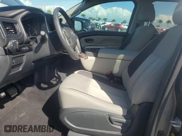 ✅ 2023 Nissan Titan SV • VIN: 1N6AA1EC8PN109200 • Lot: 84980795. Wystawiony na Copart z przebiegiem 27 077 mil. Bezpłatny archiwum sprzedaży aukcyjnych z USA i szczegółowy raport historii pojazdu na DreamBid. Zdjęcie 7.