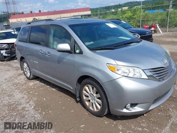 ✅ 2015 Toyota Sienna Limited • VIN: 5TDDK3DCXFS106768 • Lot: 42671426. Listed on IAAI with 108,771 mi. Free auction sales archive from the USA and detailed vehicle history report at DreamBid. Image 1.