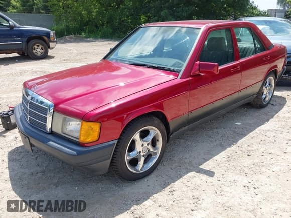✅ 1992 Mercedes-Benz 190 • VIN: WDBDA29D1NF879978 • Lot: 42678245. Wystawiony na IAAI z przebiegiem 174 734 mil. Bezpłatny archiwum sprzedaży aukcyjnych z USA i szczegółowy raport historii pojazdu na DreamBid. Zdjęcie 2.