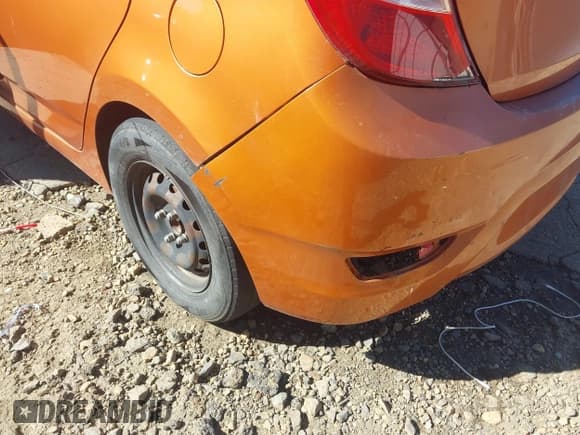 ✅ 2017 Hyundai Accent SE • VIN: KMHCT5AE3HU324765 • Lot: 43498410. Wystawiony na IAAI z przebiegiem 240 050 mil. Bezpłatny archiwum sprzedaży aukcyjnych z USA i szczegółowy raport historii pojazdu na DreamBid. Zdjęcie 6.