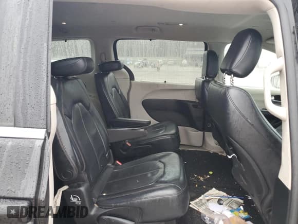 ✅ 2020 Chrysler Pacifica Touring L • VIN: 2C4RC1BG8LR268903 • Лот: 80949114. Опубликован ранее на Copart с пробегом 144 725 миль. Бесплатный доступ к архиву аукционных продаж из США и подробный отчёт об истории автомобиля на DreamBid. Изображение 11.