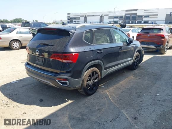 ✅ 2023 Volkswagen Taos SE • VIN: 3VVSX7B20PM335151 • Лот: 43198404. Опубликован ранее на IAAI с пробегом 30 472 миль. Бесплатный доступ к архиву аукционных продаж из США и подробный отчёт об истории автомобиля на DreamBid. Изображение 4.