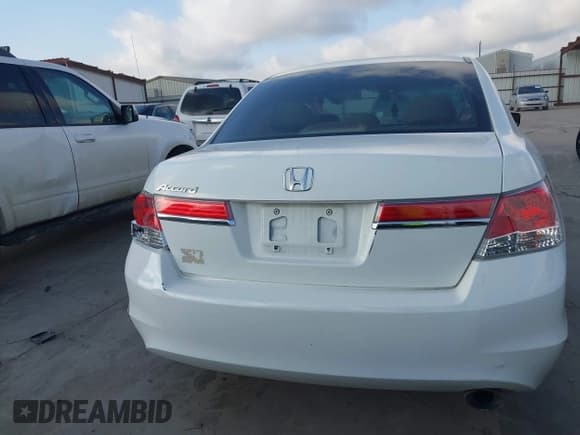 ✅ 2012 Honda Accord LX Premium • VIN: 1HGCP2F46CA088762 • Lot: 43553156. Wystawiony na IAAI z przebiegiem 101 776 mil. Bezpłatny archiwum sprzedaży aukcyjnych z USA i szczegółowy raport historii pojazdu na DreamBid. Zdjęcie 16.